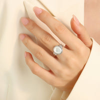 Belle Golden Seashell Ring