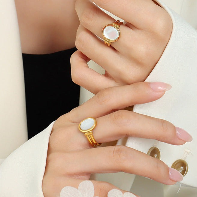 Belle Golden Seashell Ring